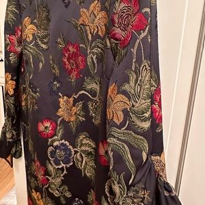 NWT Rosetta Getty
Long-Sleeve Floral-Jacquard Stretch Satin Shift dress size…